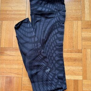 ALO Yoga Black Geometric Leggings